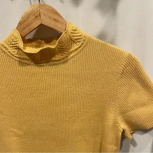 Christopher & Banks Vintage 90’s-y2k buttercup ribbed scallop knit mock neck short sleeve sweater thumbnail 5