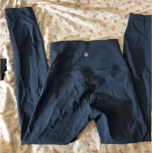dark teal color lululemon wunder train 23 inch leggings thumbnail 2