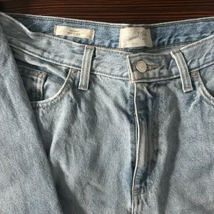 Distressed Light Blue Jeans thumbnail 3
