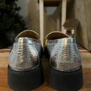 J. Crew Womens Winona Lug Sole Silver Croc-Embossed Penny Loafer Sz 8.5 thumbnail 5