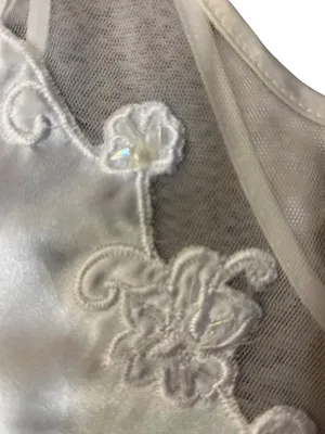 White Beaded Camisole Tank Top Womens M Sleeveless Elegant Used Embroidery thumbnail 11