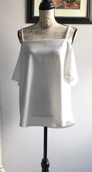 bar III - XL (junior) - Off Shoulder Top - white thumbnail 1