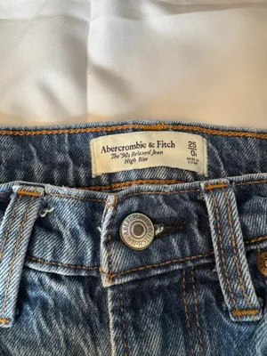 Abercrombie 90s High-Rise Jeans thumbnail 3