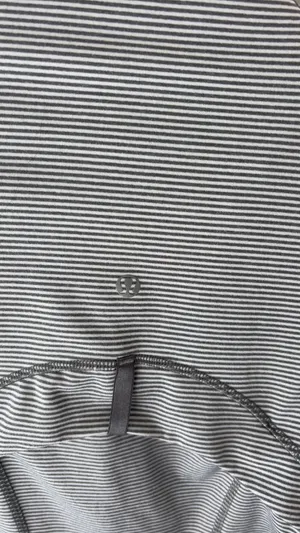 rare striped Lululemon Define Jacket in size 4 White and blue thumbnail 5