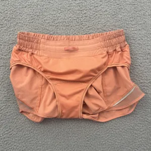 Lululemon Hotty Hot Short Low Rise 2.5" Pink Savannah Athletic Women's 6 thumbnail 4