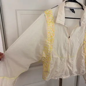 Nike icon clash packable running jacket  thumbnail 6