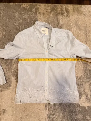 Women’s American Eagle Light Blue Hem Button-Up Shirt thumbnail 5