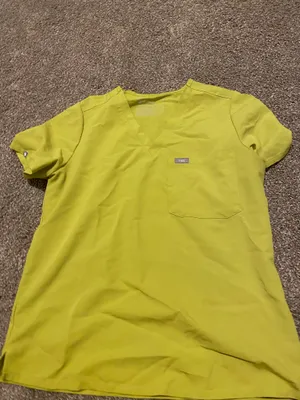 Green/yellow FIGS set: Jogger and top thumbnail 3