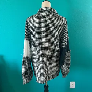 POL Houndstooth Sweater Shacket Black & Cream Oversized Patchwork Shirt Jacket S thumbnail 4