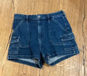 Hollister curvy ultra high rise mom Denim Cargo Shorts 28 thumbnail 1