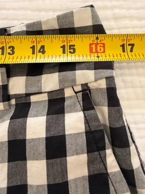 Ann Taylor Black & White Gingham Scallop Hem Women’s Shorts thumbnail 4