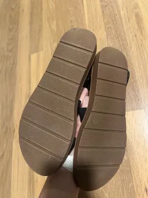 Cushionaire NWOT Black Strappy Sandals thumbnail 2