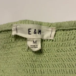 E&M Peplum Top Women Size M Green Ruffle Strap Smocked Back Sweetheart Neck thumbnail 3