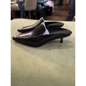 Vince Women's Samy Pointed Toe Pumps‎ Black Patent Size 7 Kitten Heel Witch Core thumbnail 4