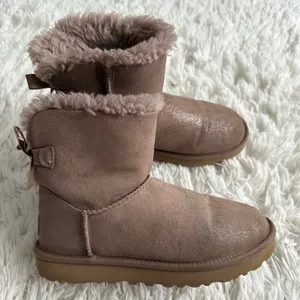 Ugg Mini Bailey Bow II Shimmer Boots Size 6 thumbnail 1