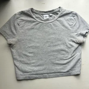 Aritzia TNA Cropped T-Shirt thumbnail 1