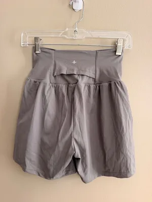 Halara SMALL LONG Gray High-Waisted Flow Shorts With Inner Liner - Size S - New thumbnail 2