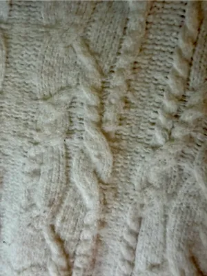 Universal Thread white cable-knit sweater size Medium! thumbnail 4