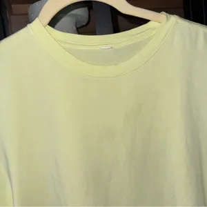 Lululemon Love Crew III tee short sleeve neck Lemon butter pastel Pima cotton thumbnail 3