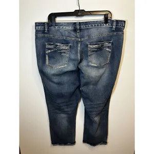 Maurices Distressed Denim Capri Jeans 15/16 Stretch Raw Hem Plus Size Blue thumbnail 11