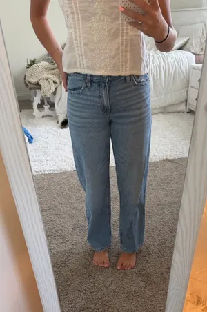 American Eagle Light Wash High-Waisted Straight Leg Jeans thumbnail 1