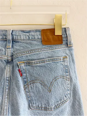 Levi's Premium Wedgie Icon Fit Jeans in Tango Light Wash Size 28 thumbnail 8