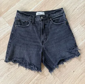 Abercrombie and Fitch The Dad High Rise Shorts Washed Black Size 25 thumbnail 1