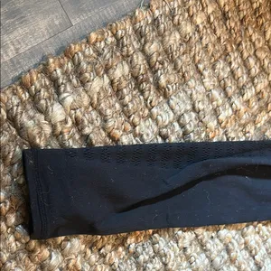 Lululemon Black Mesh Cut Out Full Length Leggings Size 2 thumbnail 5