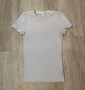 aritzia shirt  thumbnail 1