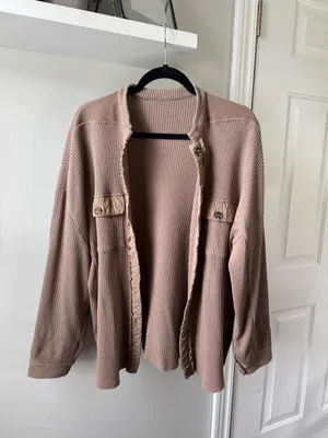 Amazon Button-Up thumbnail 3