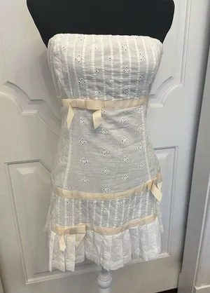 Kimchi Blue Urban Outfitters Strapless White Cream Dress w/ Bows Eyelet NWOT thumbnail 2