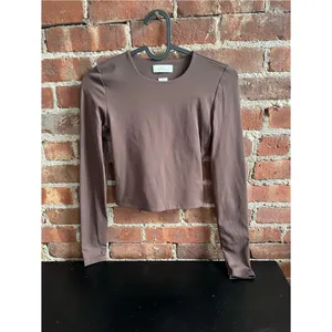 Aritzia Babaton Contour Crew Cropped Longsleeve Brown Size XS thumbnail 3