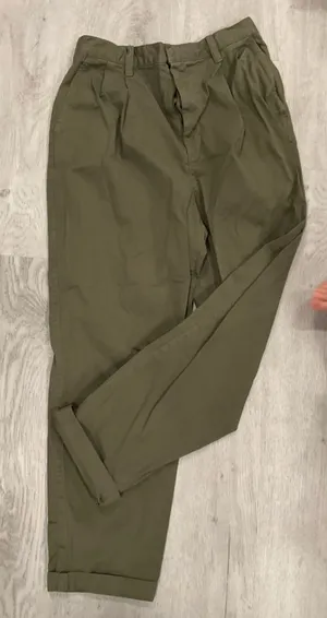 Gap Olive Green Casual Tapered Pants thumbnail 1