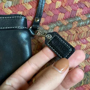 COACH BLACK LEATHER zipper WRISTLET POUCH RETRO Y2K VTG thumbnail 4