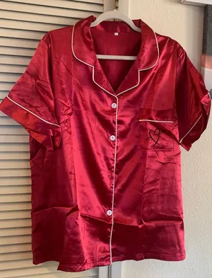 Dark pink satin 2 piece short pajama set (only one set for sale) thumbnail 1