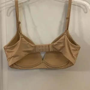Victoria’s Secret bra size 34D thumbnail 4