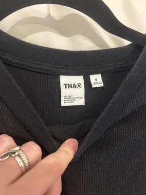 Aritzia Black Top TNA thumbnail 2