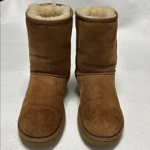 UGG Short Suede Chestnut Brown Boots 5825 size 8 thumbnail 2