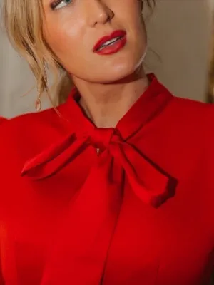 Ivy City Co. Pippa Long Sleeve Tie Bow Neck Knee Length Dress Satin Red XXS NEW thumbnail 3