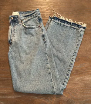 Abercrombie & Fitch 90s Relaxed High Rise Jean thumbnail 1