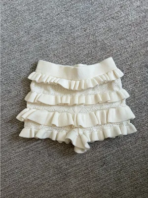 Cream ruffle shorts thumbnail 2