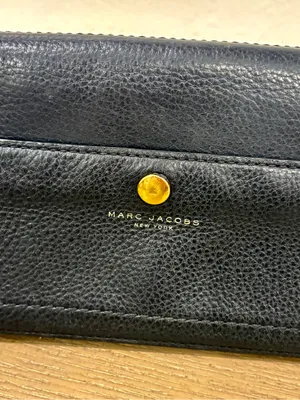 Marc Jacobs Black Pebbled Leather Crossbody Wallet with Removable Snap thumbnail 4