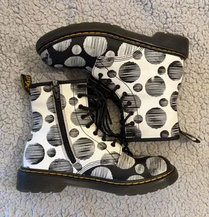 Dr. Martens Junior 1460 White & Black Polka Dot Leather Boots Size US L6 / UK thumbnail 1