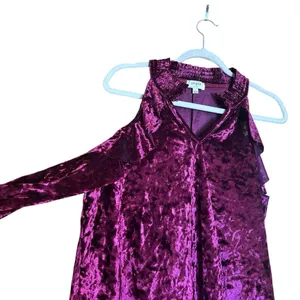 Umgee Top Womens Large Burgundy Crushed Velvet Ruffle Cold Shoulder Blouse thumbnail 3
