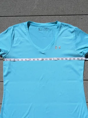 Under Armour Women's Loose Fit V-Neck Short Sleeve Shirt | Hear Gear thumbnail 6