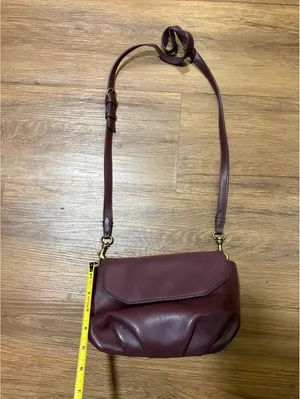 Universal Threads Burgundy Crossbody Bag Faux Leather Pleated Flap Purse thumbnail 3