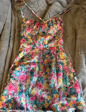 Dress thumbnail 1