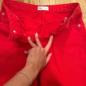 Zara Vibrant Red Straight-Leg Pants thumbnail 3
