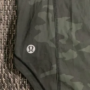 Lululemon Sculpt Tank Incognito Camo Multi Gator Green Size 2 thumbnail 4