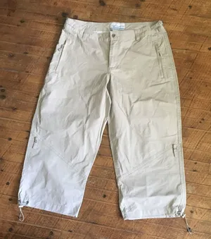 Columbia tan size 8 drawstring hem cropped Y2K cargo pants thumbnail 1